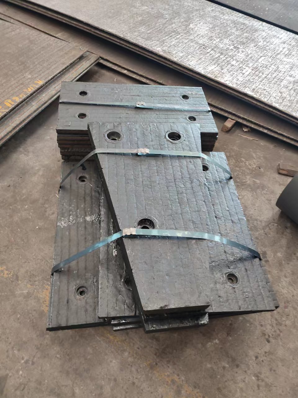 高硬度耐磨钢板10+10