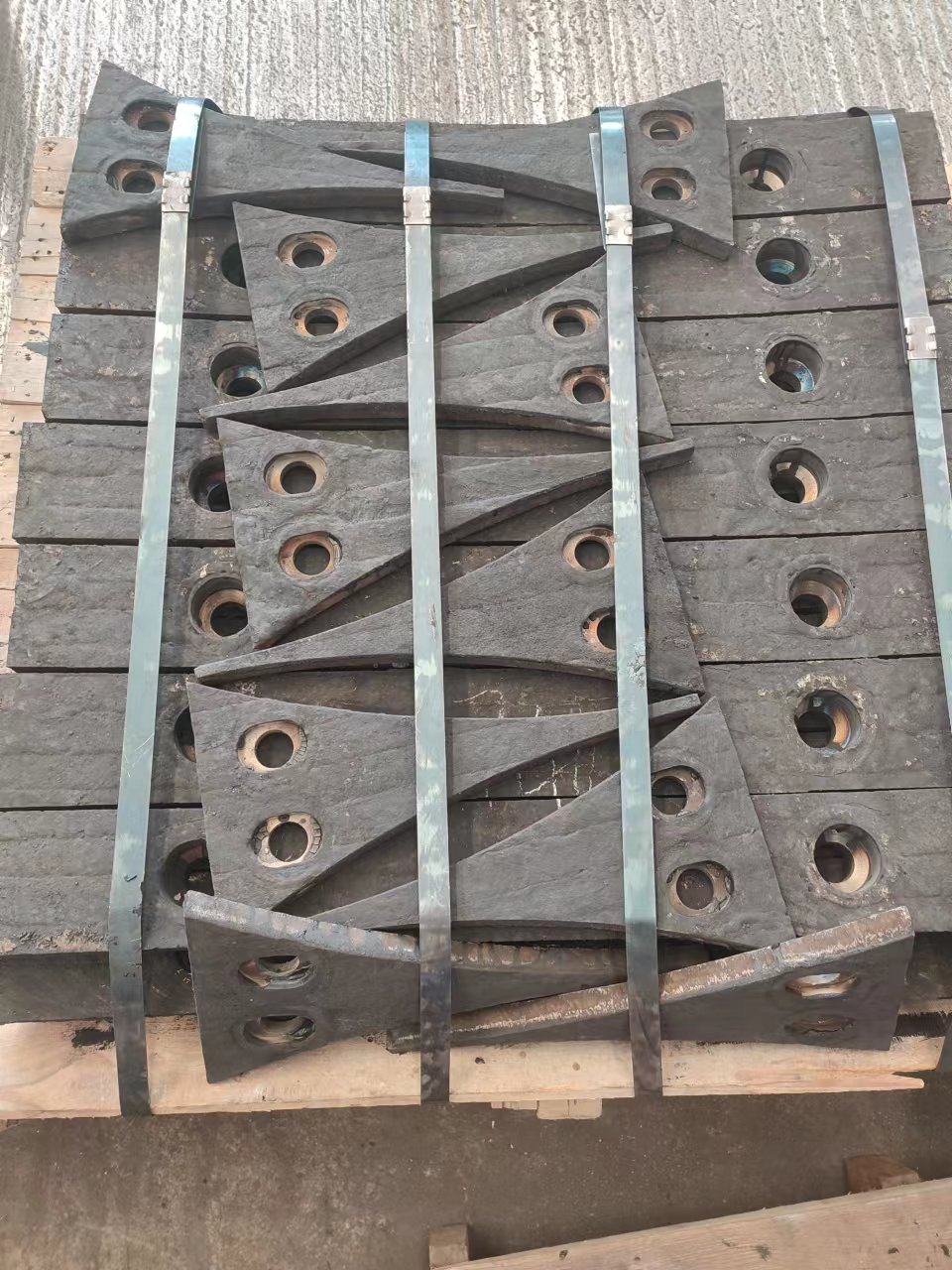 堆焊耐磨钢板8+8