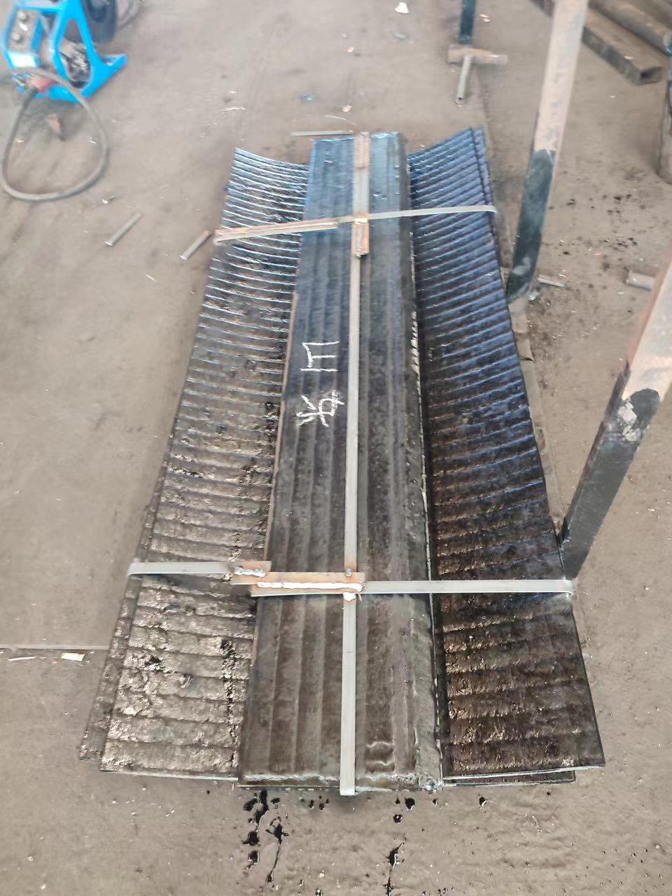 双金属复合耐磨板8+6,8+8,10+8,10+6,12+4