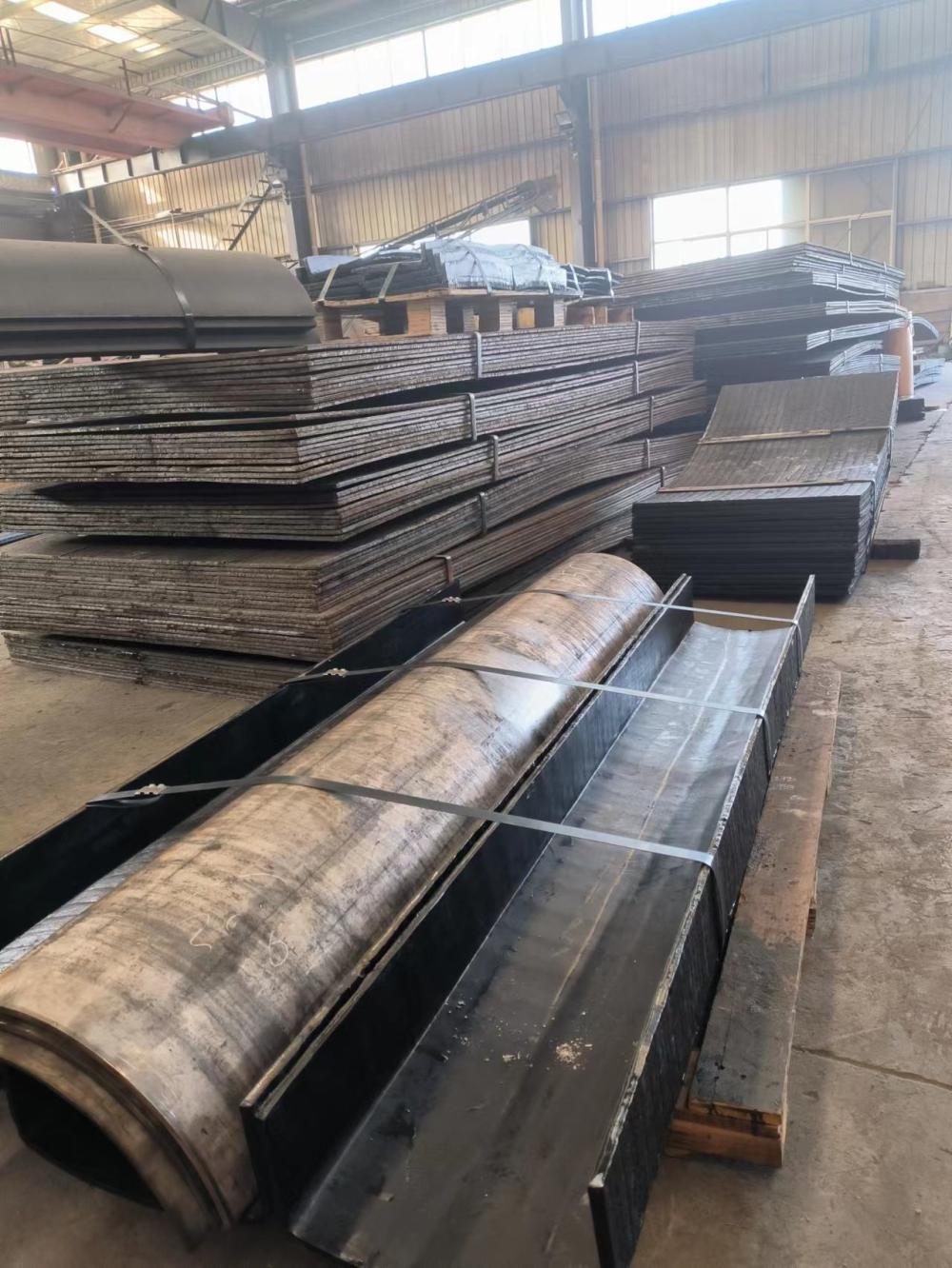 堆焊耐磨板切割，打孔，压弧