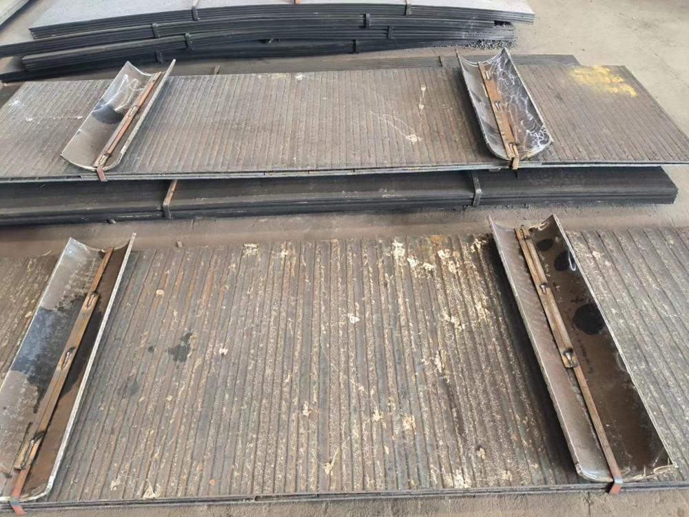 煤矿溜槽耐磨衬板